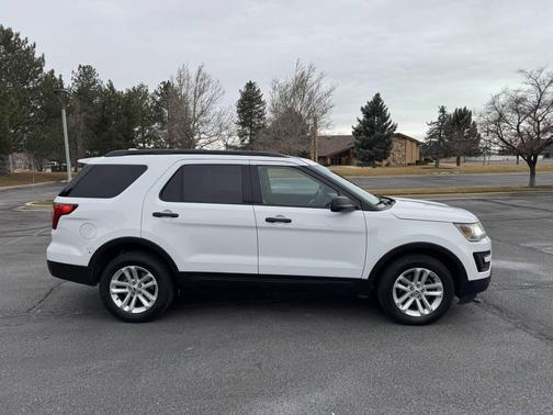 2016 Ford Explorer Base