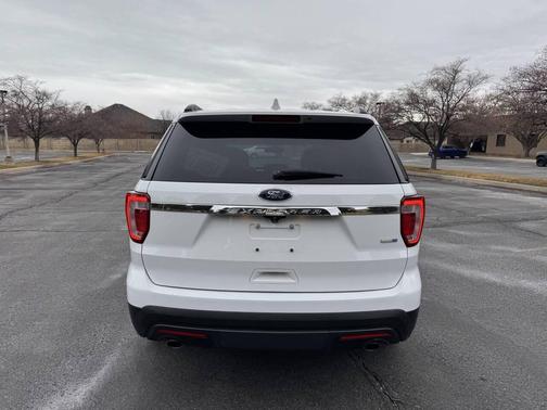 2016 Ford Explorer Base