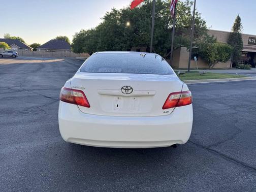 Super White 2009 Toyota Camry LE