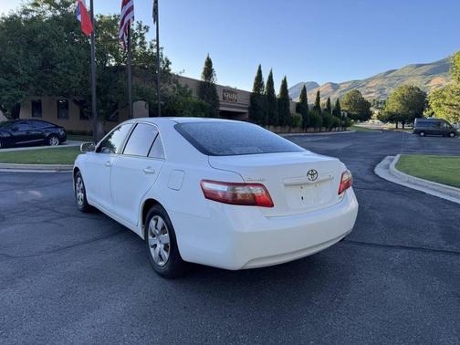 Super White 2009 Toyota Camry LE