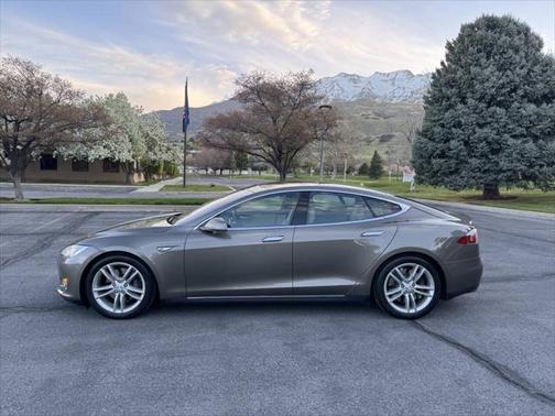 2016 Tesla Model S 85D