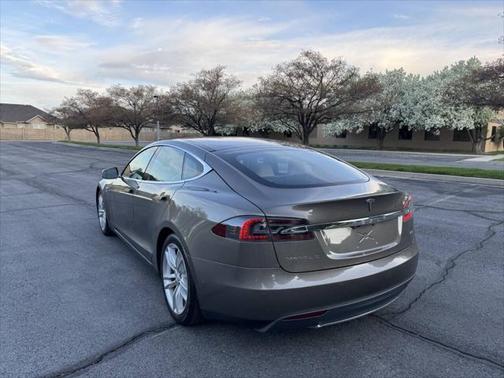 2016 Tesla Model S 85D