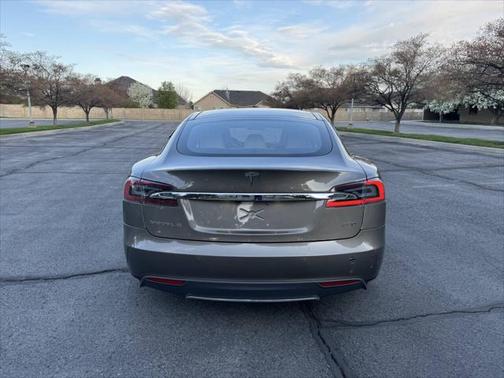 2016 Tesla Model S 85D