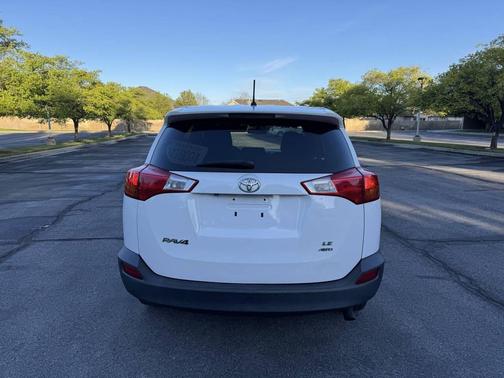 Super White 2013 Toyota RAV4 LE