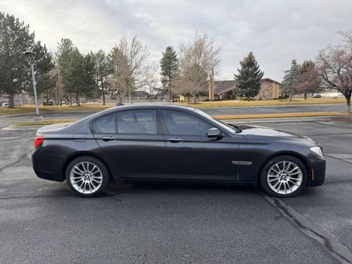 2013 BMW 750 i xDrive