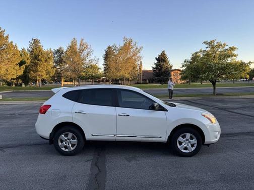 Pearl White 2011 Nissan Rogue S
