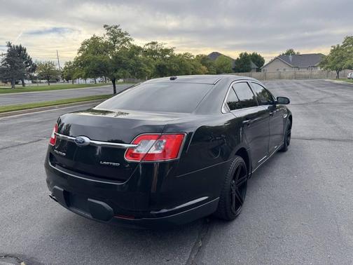 2011 Ford Taurus Limited