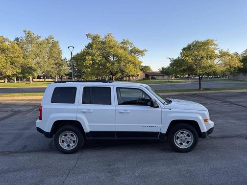 Bright White Clearcoat 2015 Jeep Patriot Sport