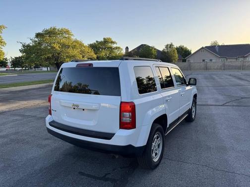 Bright White Clearcoat 2015 Jeep Patriot Sport