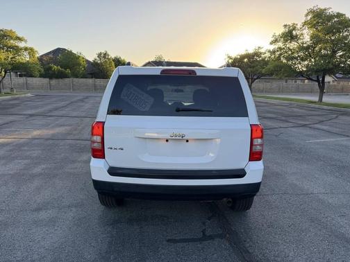 Bright White Clearcoat 2015 Jeep Patriot Sport