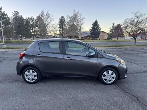 2015 Toyota Yaris L