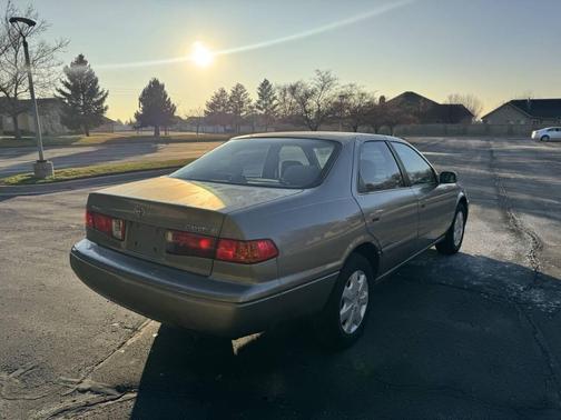 2001 Toyota Camry LE