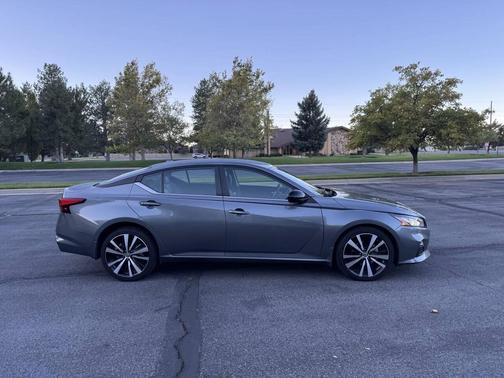 2022 Nissan Altima SR Intelligent AWD