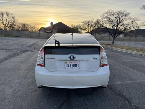 2010 Toyota Prius III
