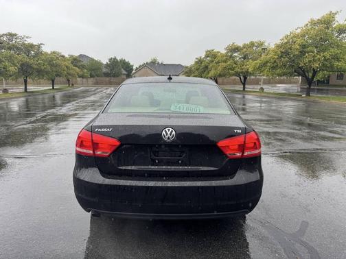 Black Uni 2015 Volkswagen Passat 1.8T Limited Edition