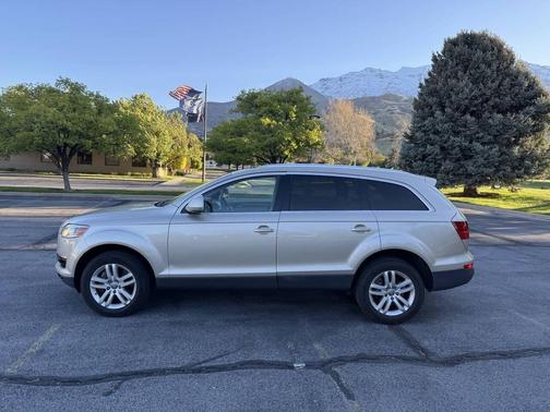 Gold 2008 Audi Q7 3.6 Premium
