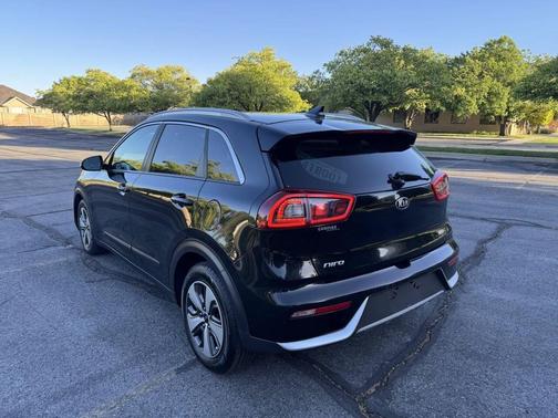 Aurora Black Pearl 2017 Kia Niro EX