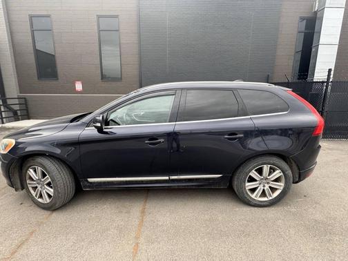 2017 Volvo XC60 T5 Inscription