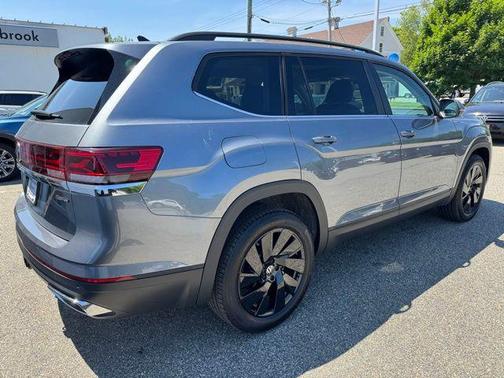 2025 Volkswagen Atlas 2.0T SE w/Technology 4MOTION