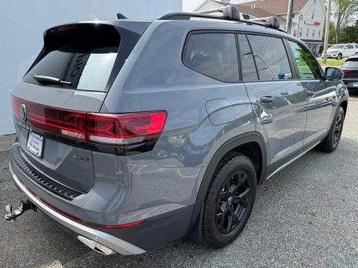 2025 Volkswagen Atlas 2.0T Peak Edition