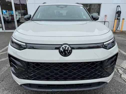 2025 Volkswagen Tiguan 2.0T SE R-Line Black 4MOTION