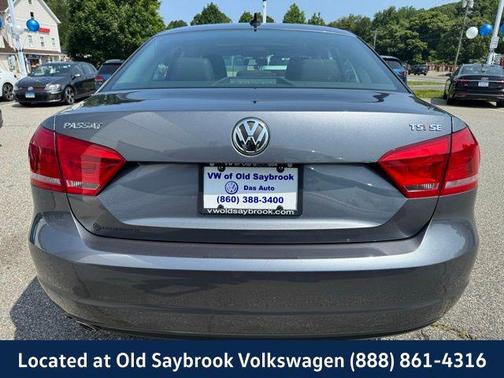 2014 Volkswagen Passat 1.8T Auto SE w/Sunroof & Nav