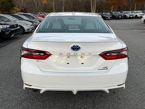 2024 Toyota Camry Hybrid SE