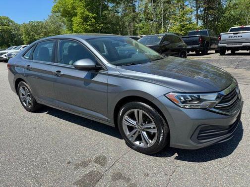Gray 2022 Volkswagen Jetta 1.5T SE