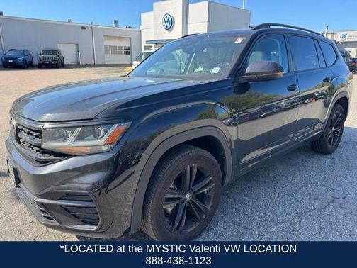 Deep Black 2023 Volkswagen Atlas 3.6L SEL