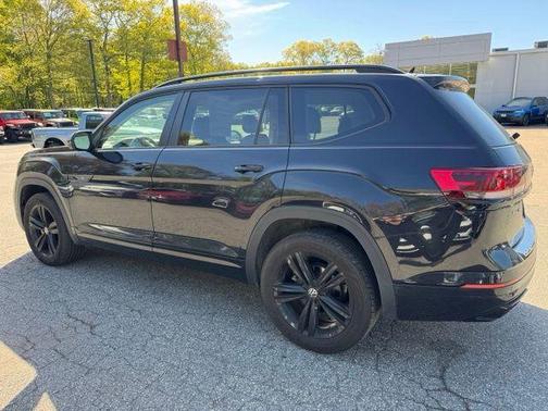Deep Black 2023 Volkswagen Atlas 3.6L SEL