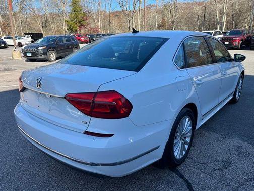 2016 Volkswagen Passat 1.8T SE