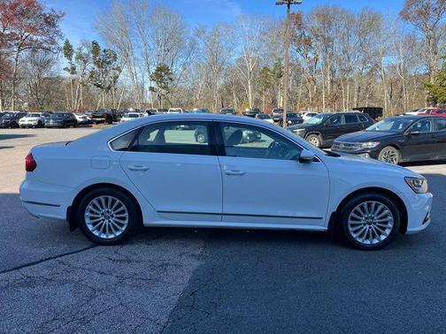 2016 Volkswagen Passat 1.8T SE