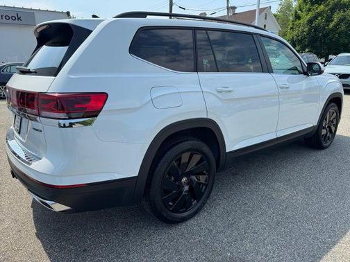 2025 Volkswagen Atlas 2.0T SE w/Technology 4MOTION