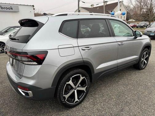 2026 Volkswagen Taos SEL