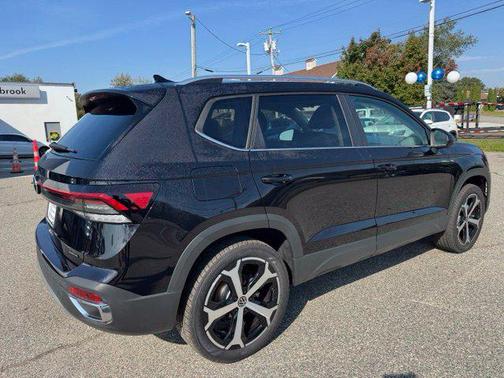 2027 Volkswagen Taos SEL