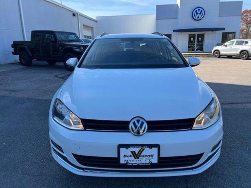 2016 Volkswagen Golf SportWagen TSI SE 4-Door