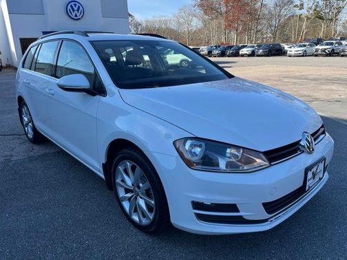 2016 Volkswagen Golf SportWagen TSI SE 4-Door