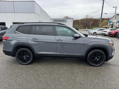 Pure Gray 2026 Volkswagen Atlas 2.0T SE w/Technology 4MOTION