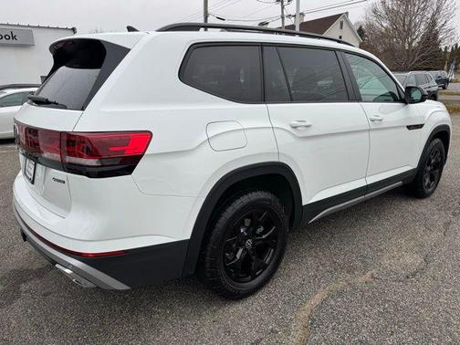 2025 Volkswagen Atlas 2.0T Peak Edition