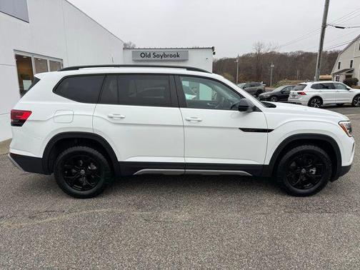 2025 Volkswagen Atlas 2.0T Peak Edition