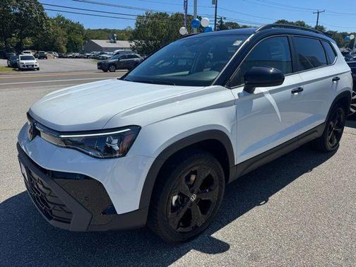 2025 Volkswagen Taos 1.5T SE Black