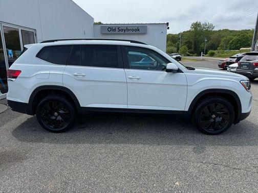 2025 Volkswagen Atlas 2.0T SE w/Technology 4MOTION