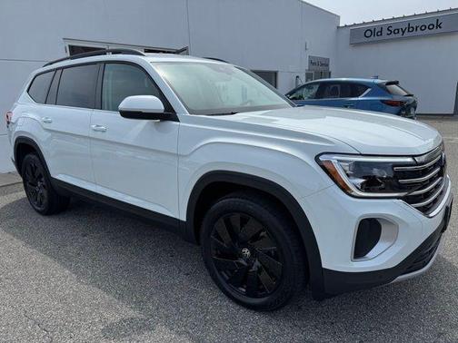 2025 Volkswagen Atlas 2.0T SE w/Technology 4MOTION
