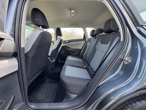 2022 Volkswagen Taos 1.5T S