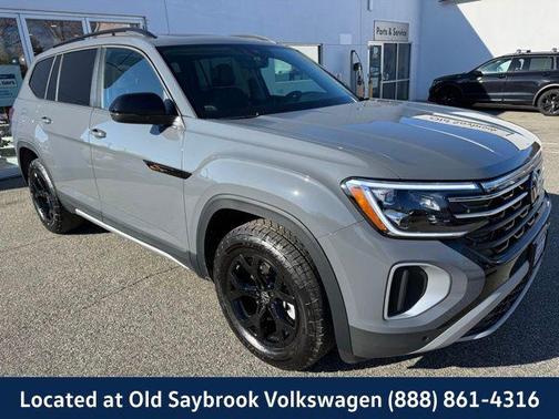 2025 Volkswagen Atlas 2.0T Peak Edition