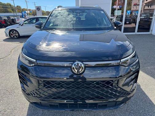 2025 Volkswagen Tiguan 2.0T SE R-Line Black 4MOTION