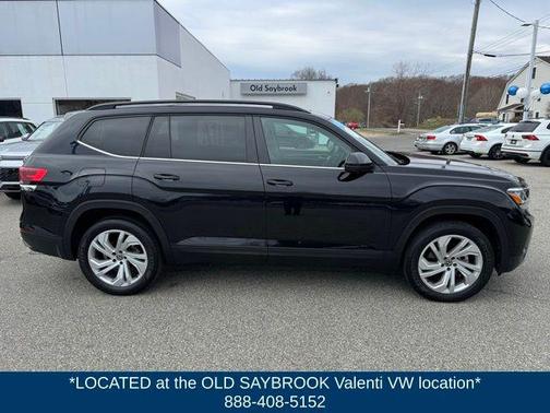 Deep Black 2023 Volkswagen Atlas 2.0T SE w/Technology 4MOTION