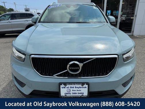 2019 Volvo XC40 T5 Momentum