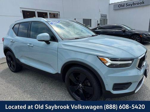 2019 Volvo XC40 T5 Momentum