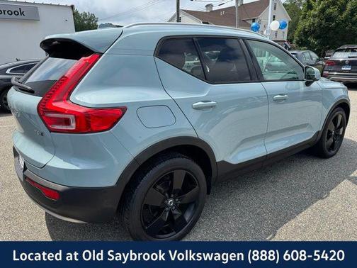 2019 Volvo XC40 T5 Momentum